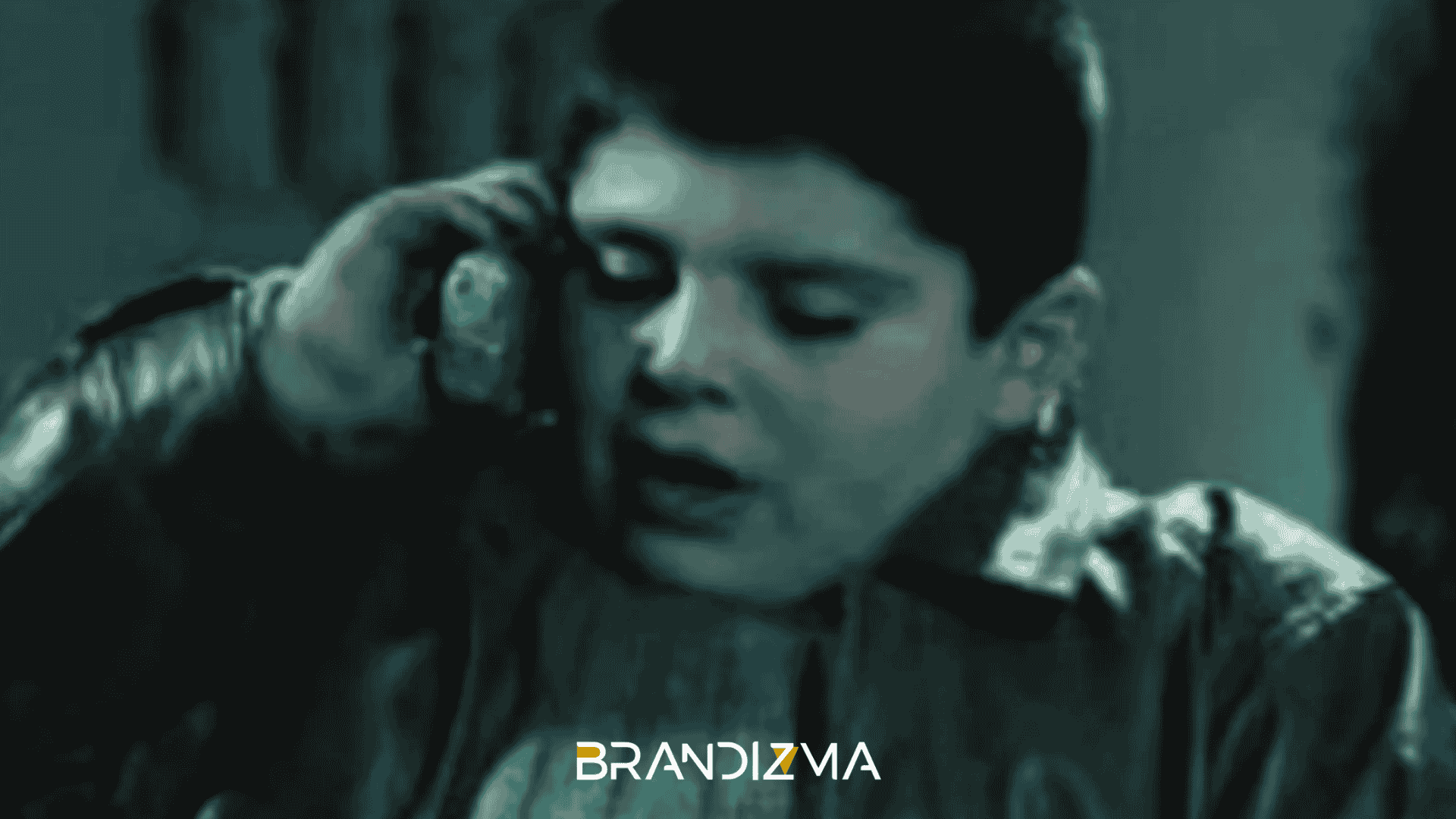 Telsim–“Hiç Davranma Benimkidir”