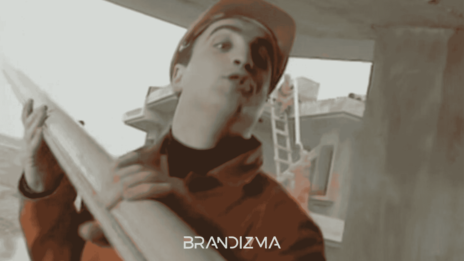 Fırat Plastik – Tut Şunun Ucunu Döşeyelim Abi